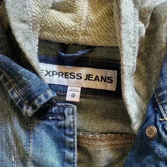 Express Distressed jean jacket with fleece sleeves - Picture 2 of 4